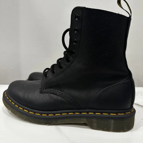 Dr. Martens 1460 Pascal Black Leather Boots 🖤 - Picture 12 of 16